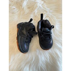 Nike black‎ tennis shoes size 5